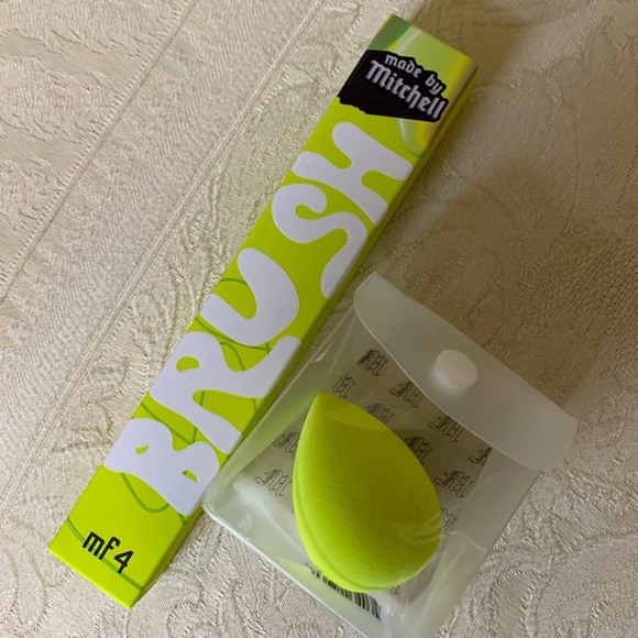 Made By Mitchell MF4 Brush & Beauty Sponge Blender Duo Bundle BNIB - Picture 1 of 15